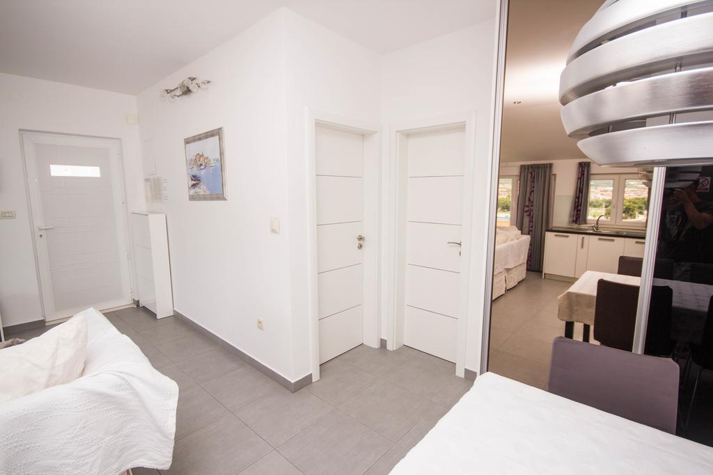 Apartments Maria โตรกีร์ ภายนอก รูปภาพ