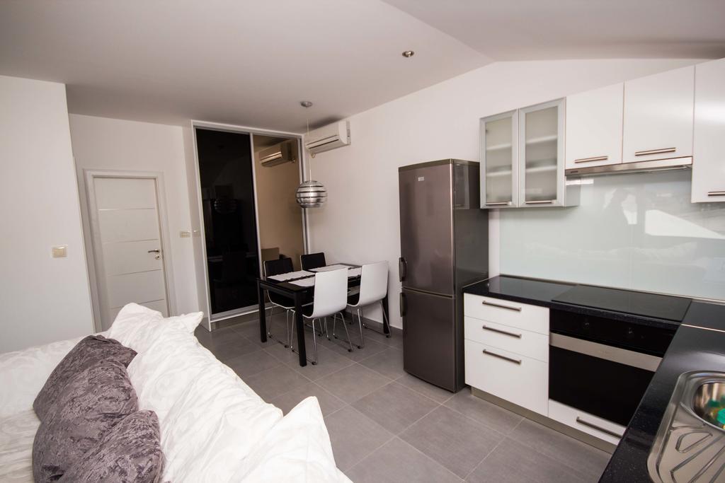 Apartments Maria โตรกีร์ ภายนอก รูปภาพ