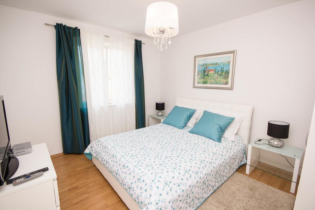 Apartments Maria โตรกีร์ ภายนอก รูปภาพ