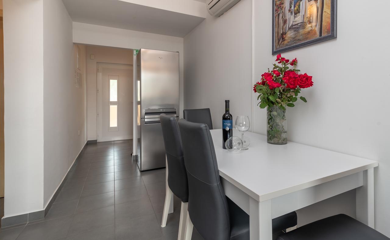 Apartments Maria โตรกีร์ ภายนอก รูปภาพ
