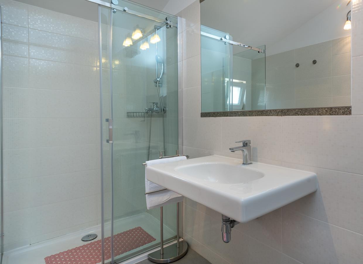 Apartments Maria โตรกีร์ ภายนอก รูปภาพ