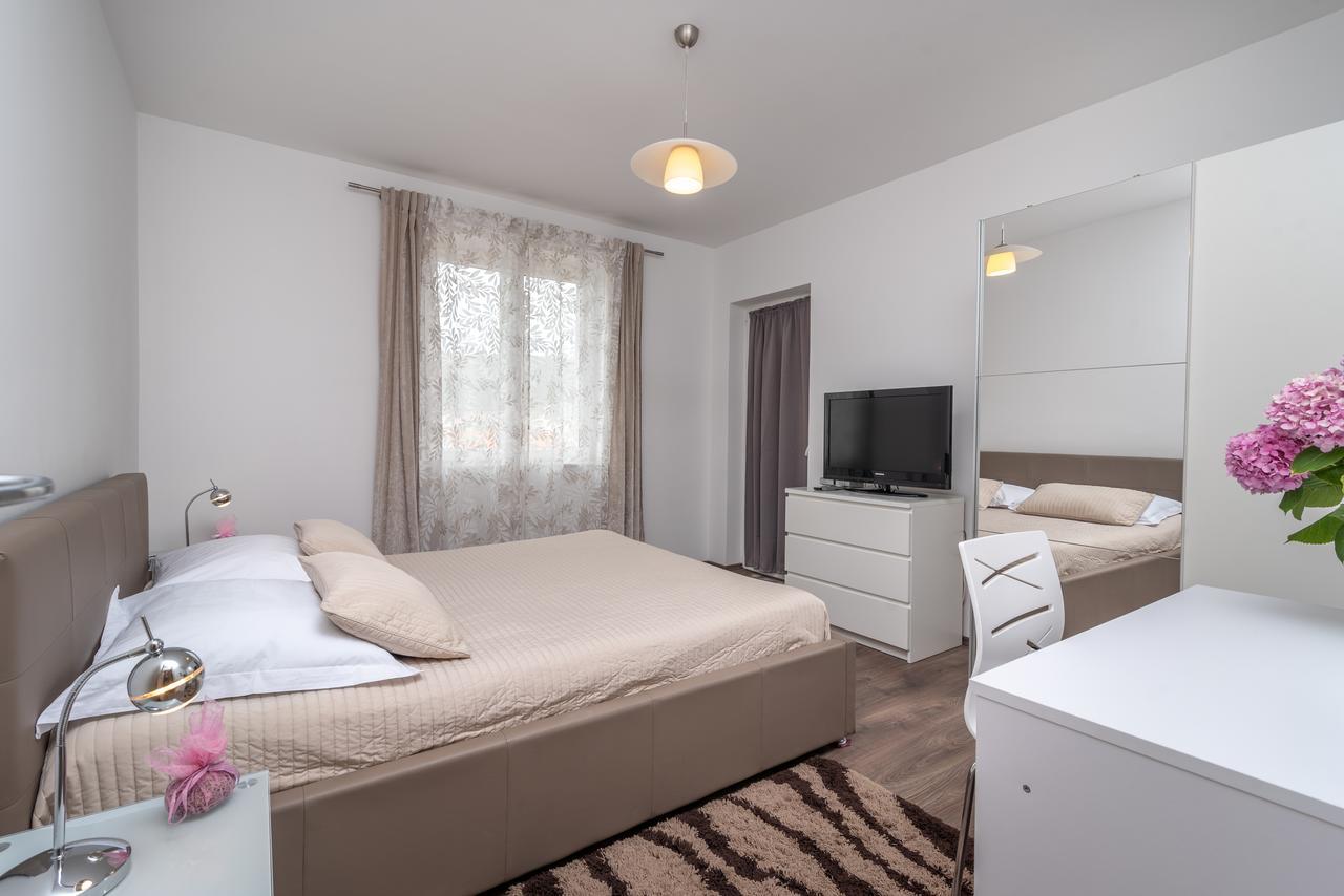 Apartments Maria โตรกีร์ ภายนอก รูปภาพ